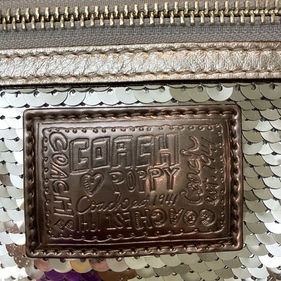 Coach Poppy Sequin Spotlight Silver Tote bag Rare Authentic Great Condition - Picture 4 of 12